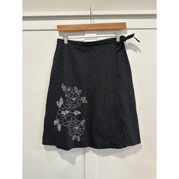 Ann Taylor Embroidered Pinstripe Wrap Skirt Size 4 - Picture 1 of 5